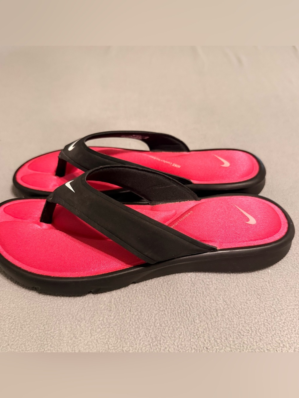 Nike Black & Hot Pink Sandals - Comfort Footbed Flip Flops / Thong - Womens 9 - Picture 3 of 8